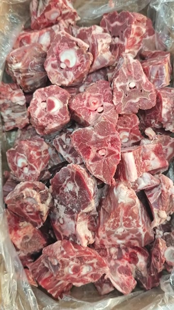 满肉羊脖骨，货好价不贵，