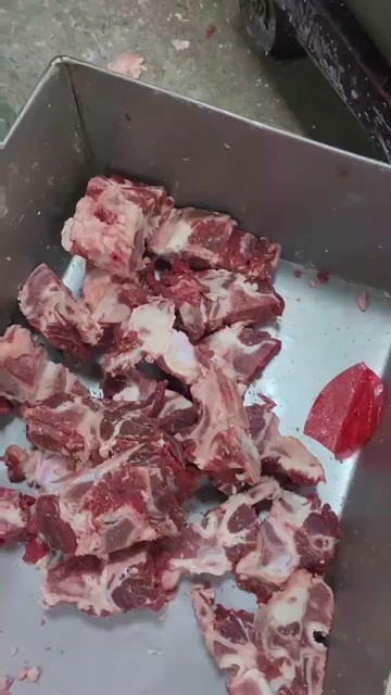 商河县带肉牛脊骨