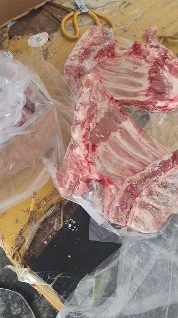 临沂肥猪去颈前排5-8片，现货10吨