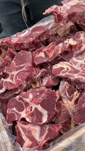 临沂满肉牛脖骨特点:肉非常多，新鲜，价格便宜