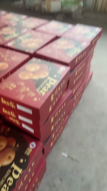 秋月梨礼盒大量供应，有需要的老板欢迎合作，保质保量，产地直供