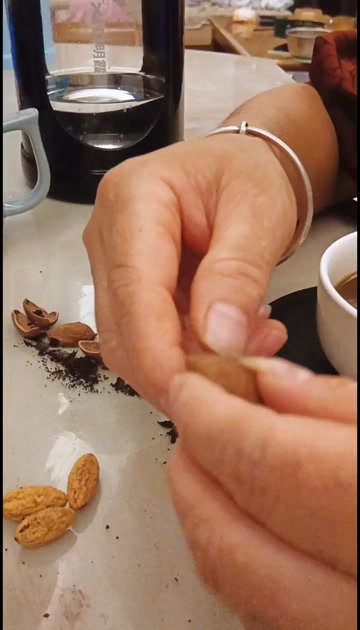 自产自销香榧出售;袋装、罐装、随挑