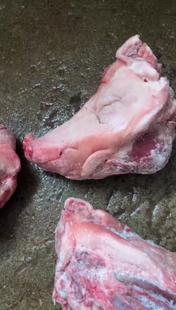 郑州肥猪无耳头，10-13斤，新货  河南