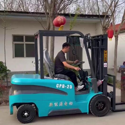 济宁2.5T电动叉车，2.5T农用新能源叉车，2.5T新能叉车，